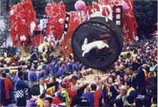 滋賀県近江八幡市・左義長まつり
