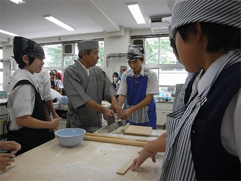 蕎麦切り