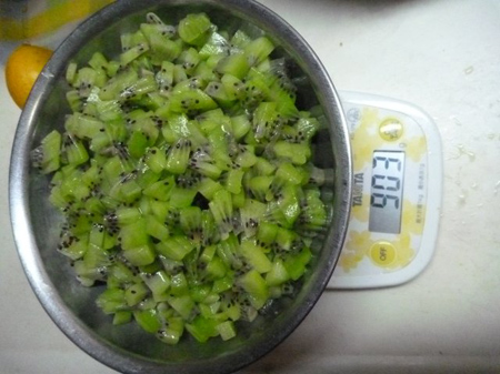 903g