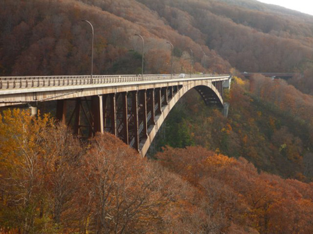 紅葉の城ヶ倉大橋