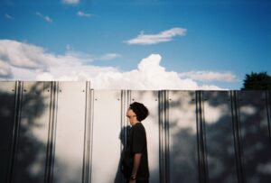 手軽さNo.1のカメラ「写ルンです」で自由な撮影を！｜国分真央