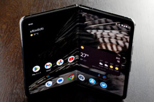 グーグル「Pixel Fold」は新しい撮影体験を味わえるフォルダブル端末