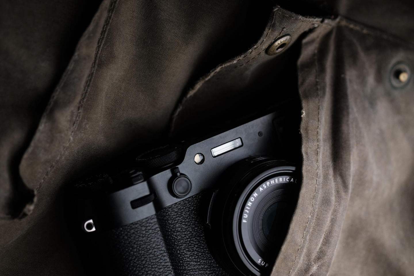 世界が待ち望んだ六番目の奇跡「X100VIもフィルムの夢を見るか？」