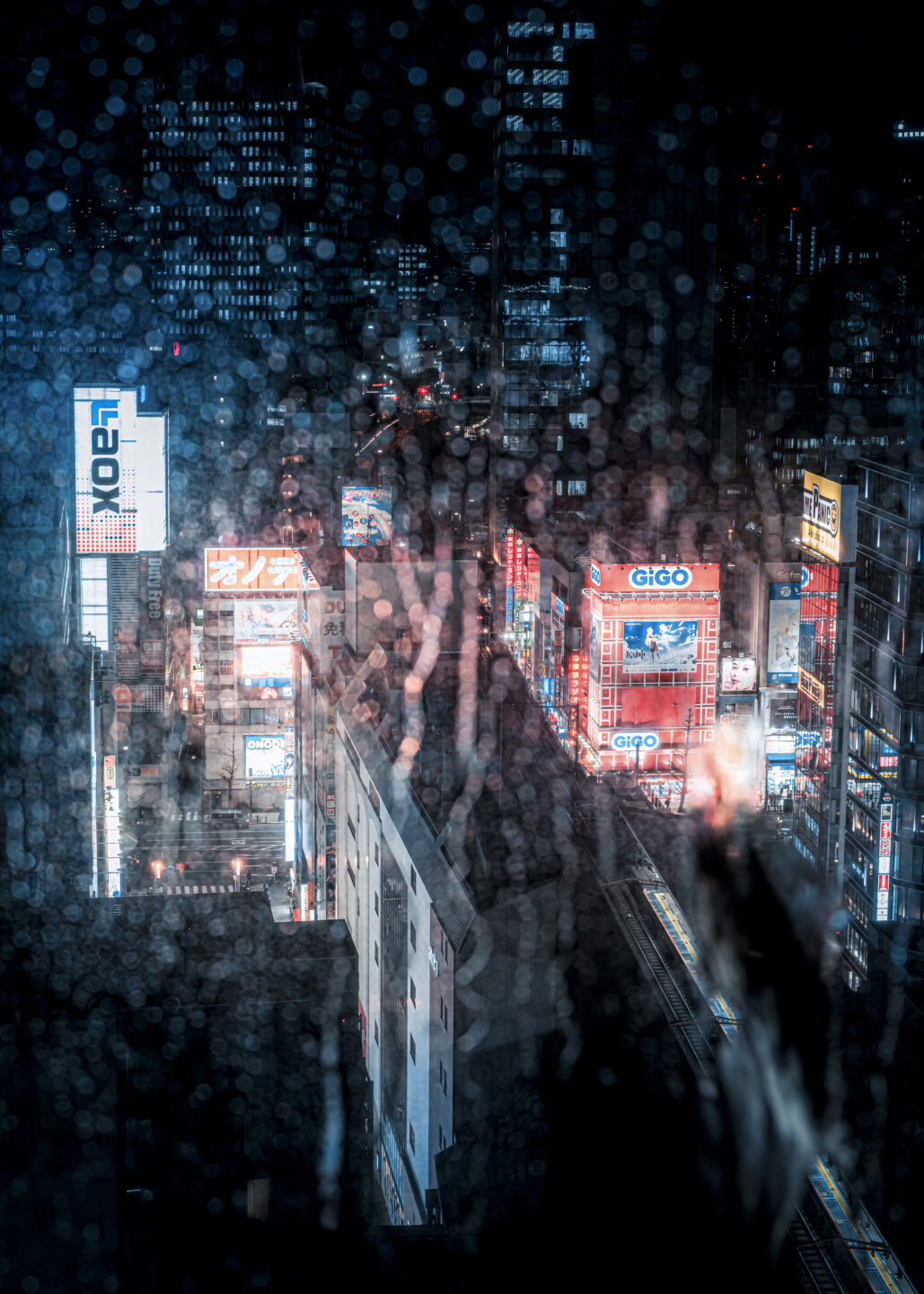 「夜光水景」｜雨の日の街が輝く瞬間を切り取る！雨粒や街灯で魅せる幻想的な写真の撮り方