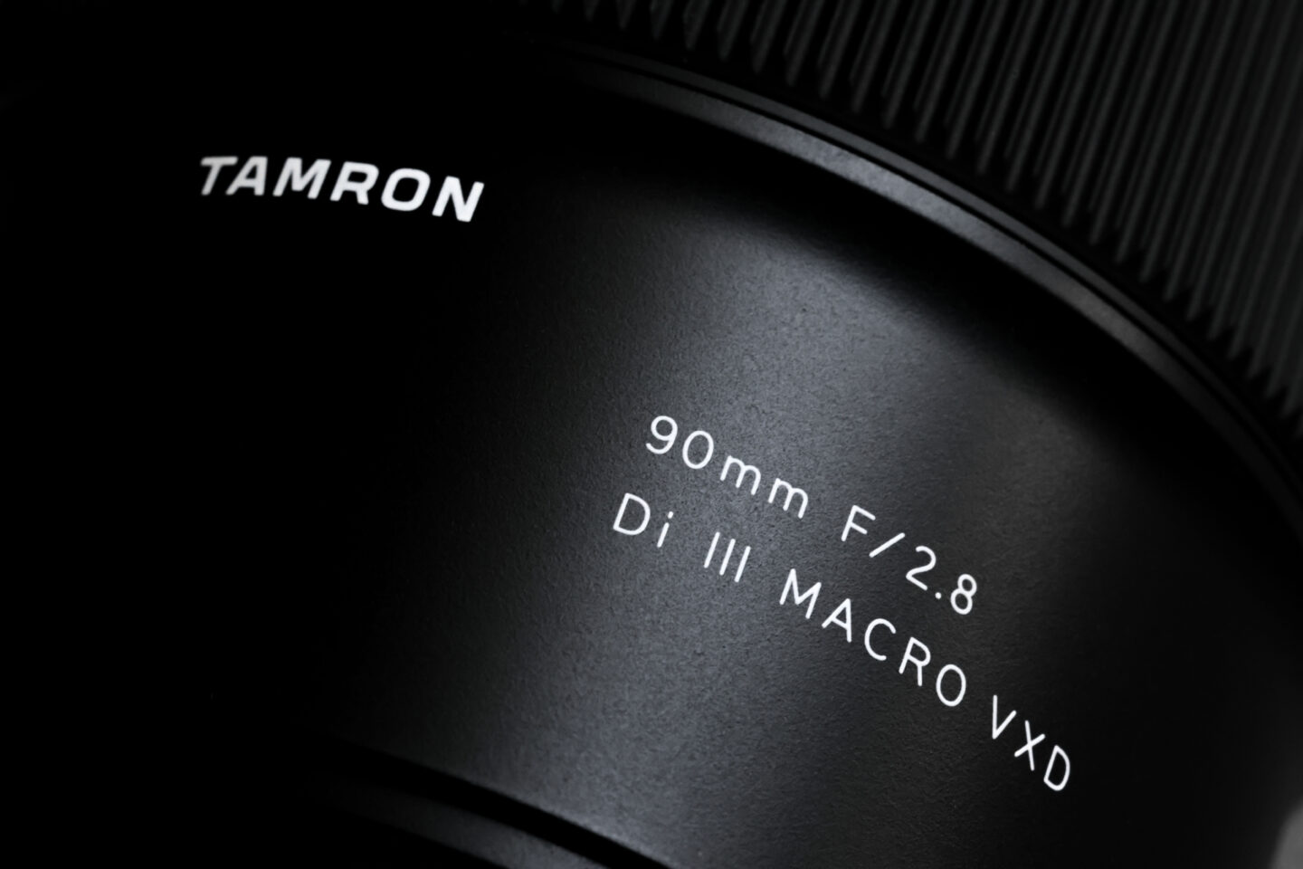 「伝説のタムキュー」と呼ばれるレンズ、タムロン 90mm F/2.8 Di III MACRO VXD