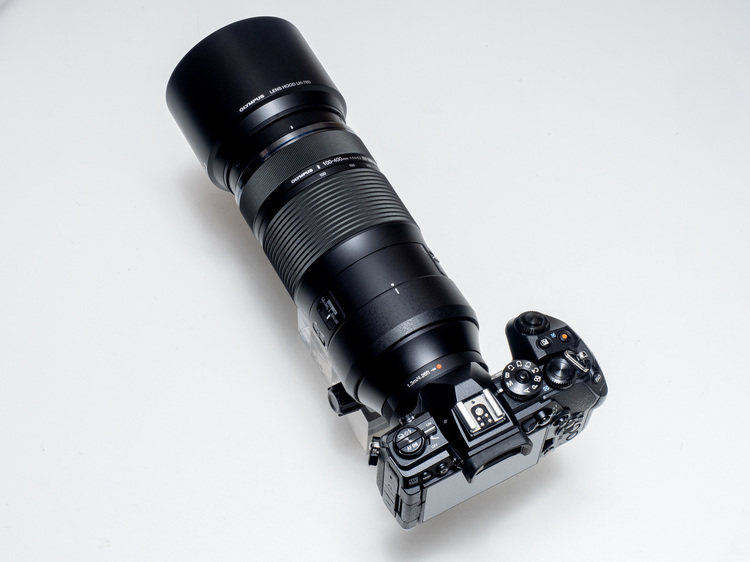 M.ZUIKO DIGITAL ED 100-400mm F5.0-6.3 IS外観2.jpg