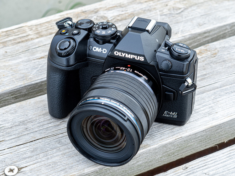 オリンパス M.ZUIKO DIGITAL ED 12-45mm F4.0 PRO E-M1 MarkIIIとの組み合わせ