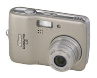 写真：COOLPIX L6 チタンシルバー
