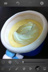 生クリームが乗っているだけのプリンに!