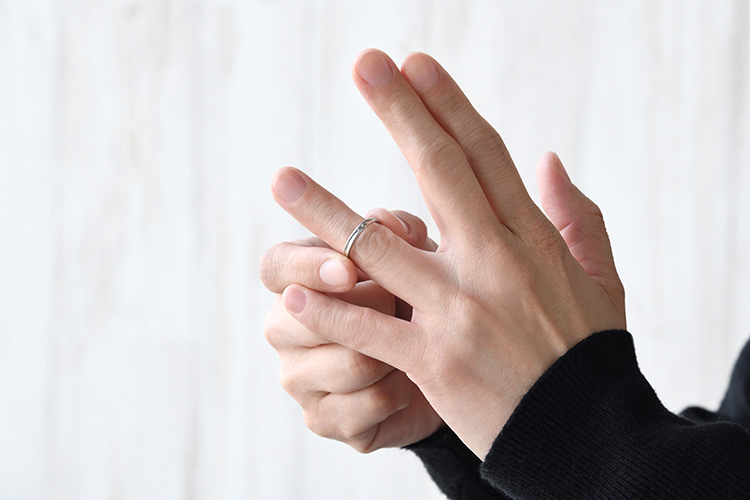 カルティエ バレリーナで後悔する理由は?失敗しない選び方と重ね付けのコツ