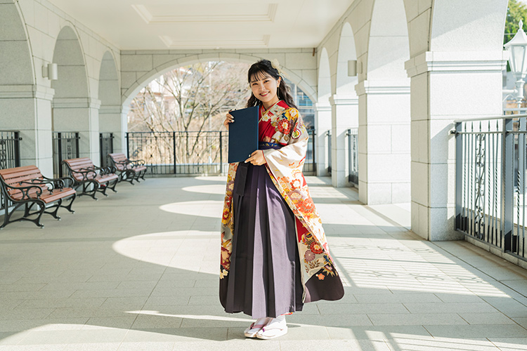 振袖と着物の違いとは?一種なの?袖の長さや種類、結婚式・成人式のマナーを徹底解説